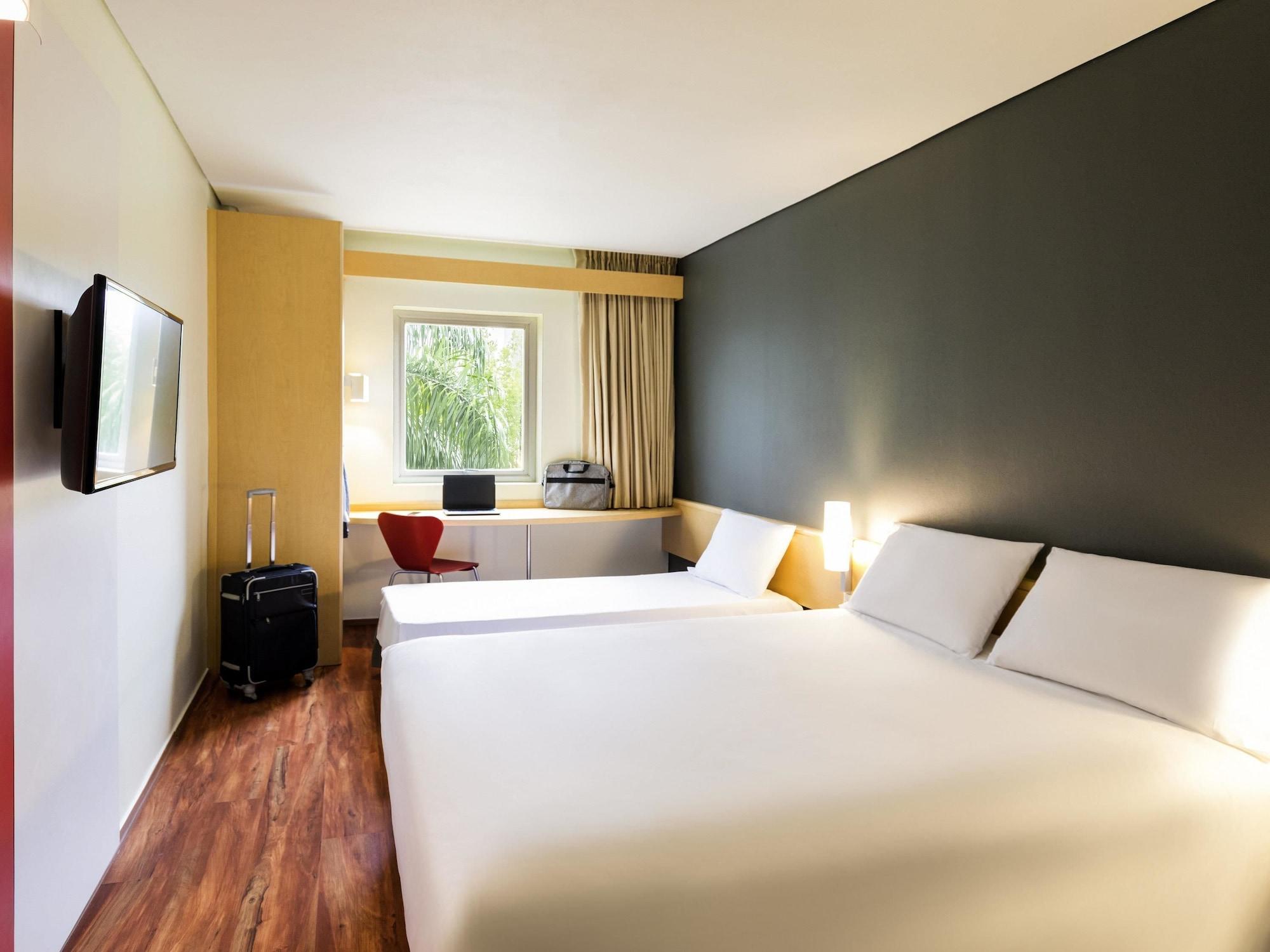 Ibis Monterrey Valle San Pedro Garza Garcia Exterior photo