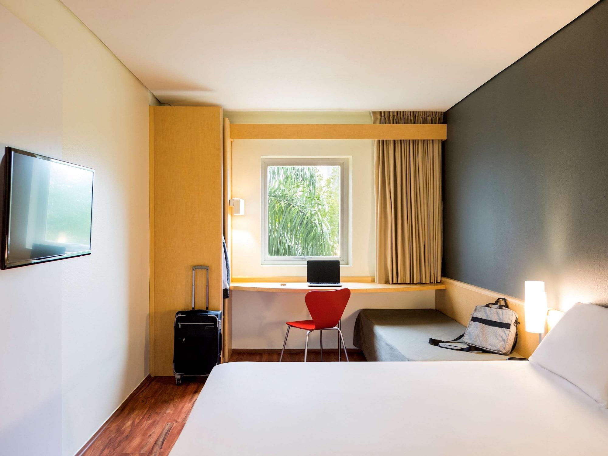 Ibis Monterrey Valle San Pedro Garza Garcia Exterior photo
