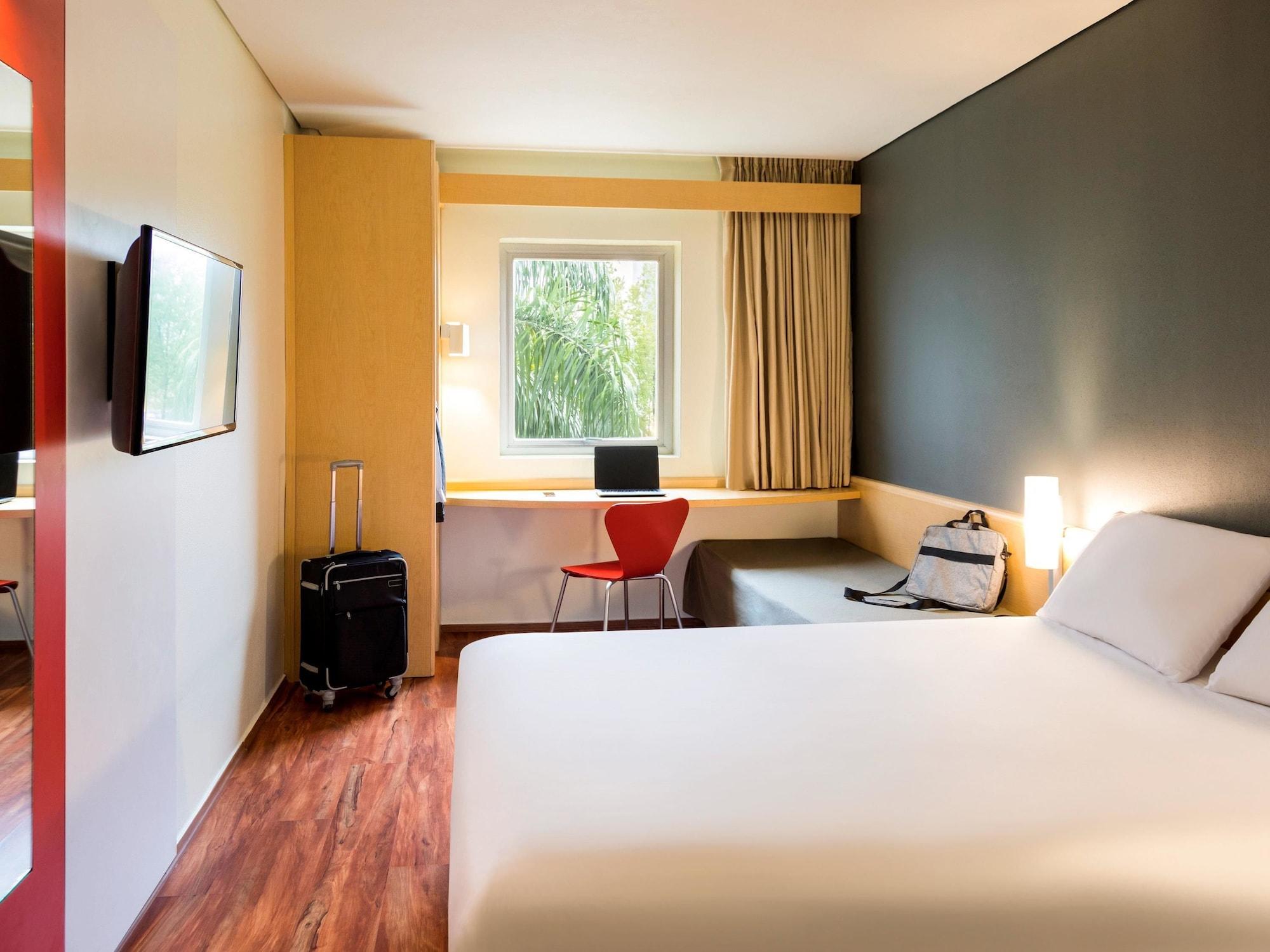 Ibis Monterrey Valle San Pedro Garza Garcia Exterior photo