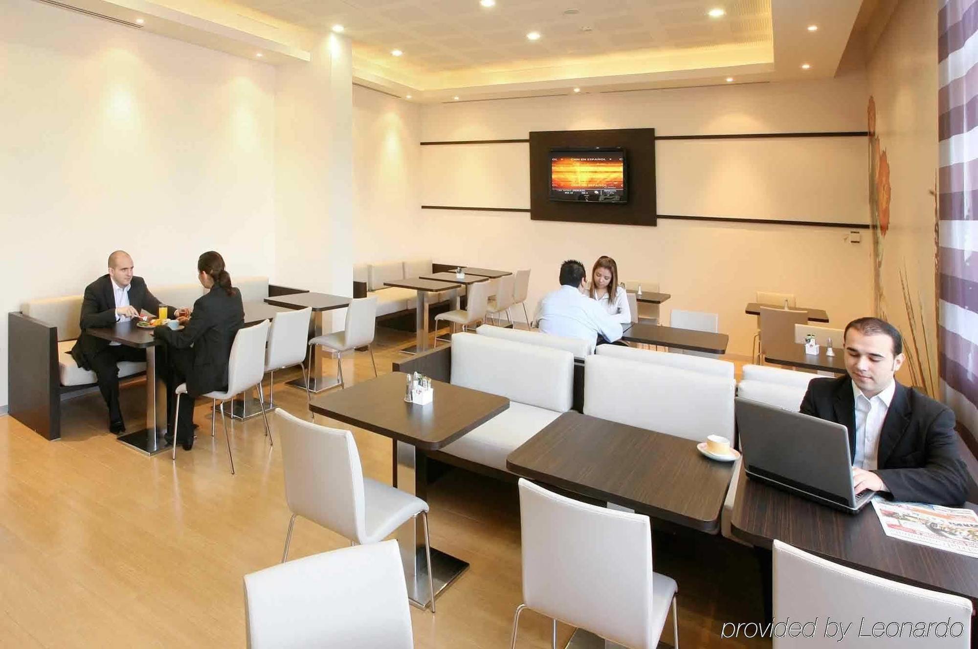 Ibis Monterrey Valle San Pedro Garza Garcia Exterior photo